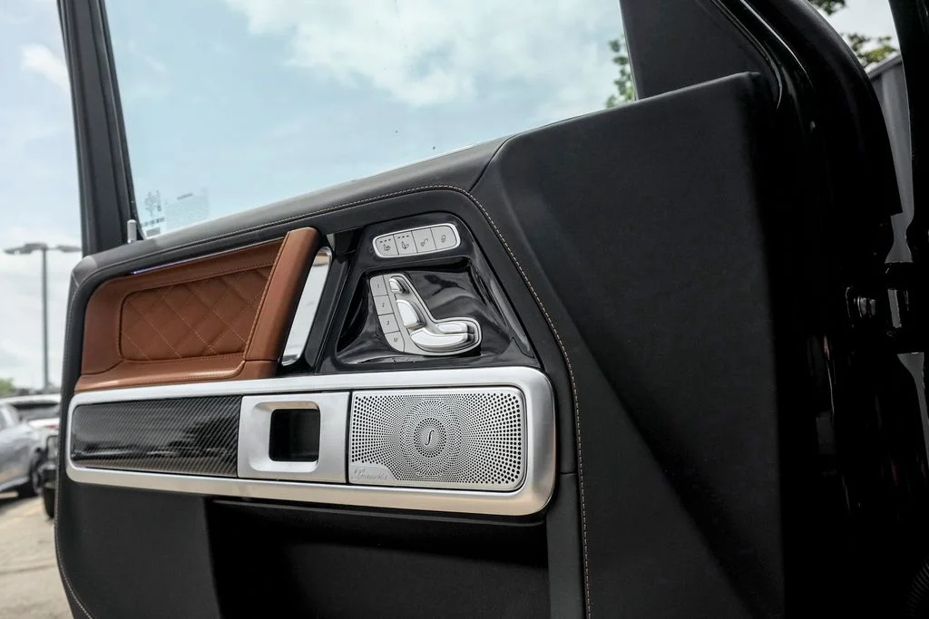 New 2026 MANUFAKTUR Deep Green Non-Metallic Mercedes-Benz G 63 AMG® image 13