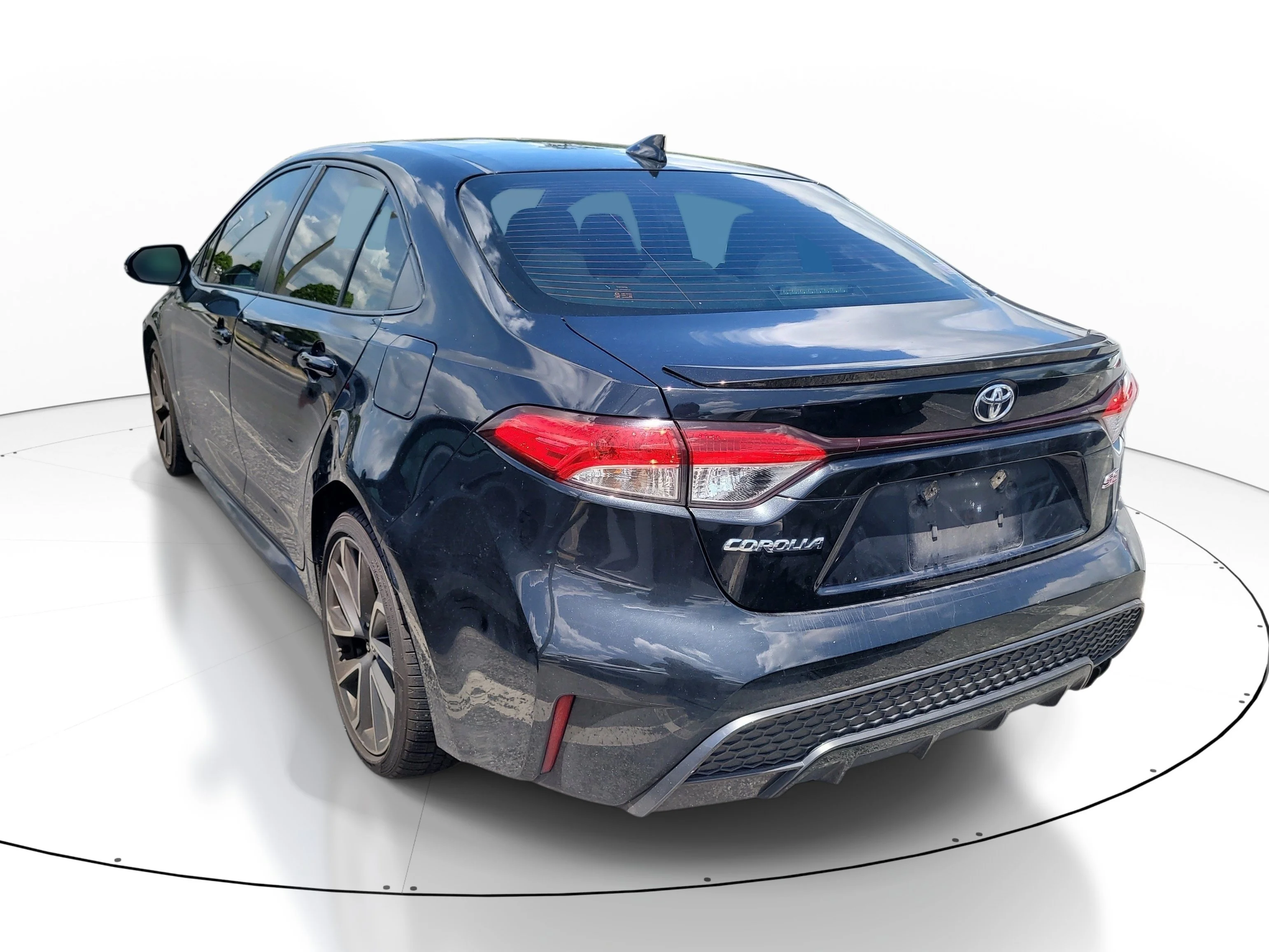 Used 2020 Black Sand Pearl Toyota SE image 4