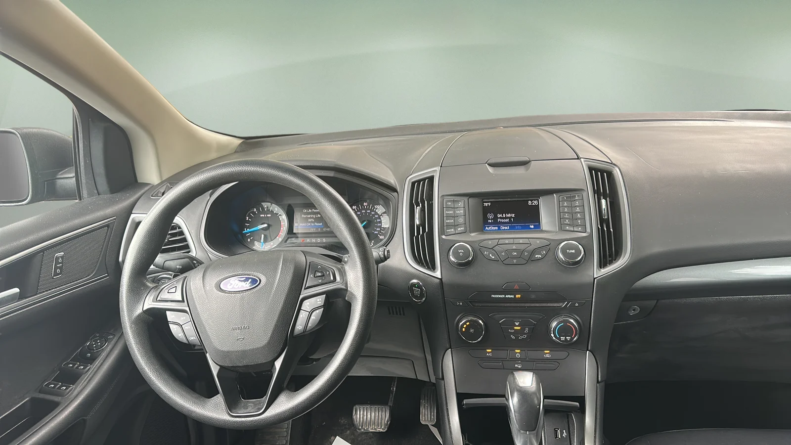 Used 2018 Black Ford SE image 15