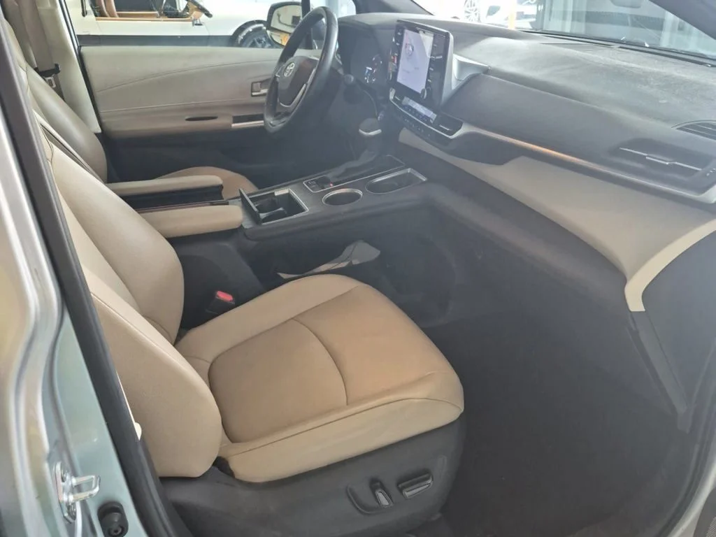 Certified Used 2022 Silver Toyota XLE image 5