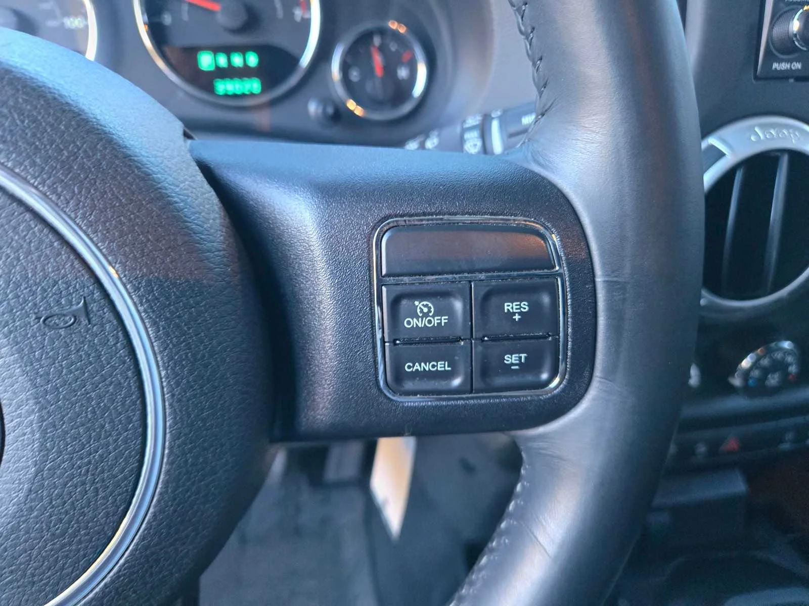 Used 2014  Jeep Rubicon image 24