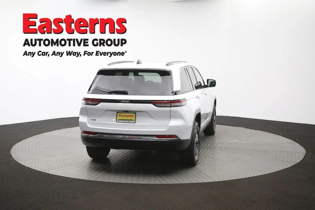 Used 2022 White Jeep 4xe image 43