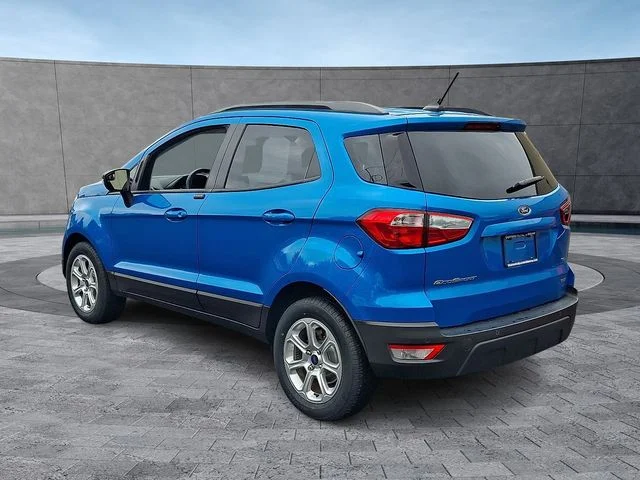 Used 2018 Blue Ford SE image 4