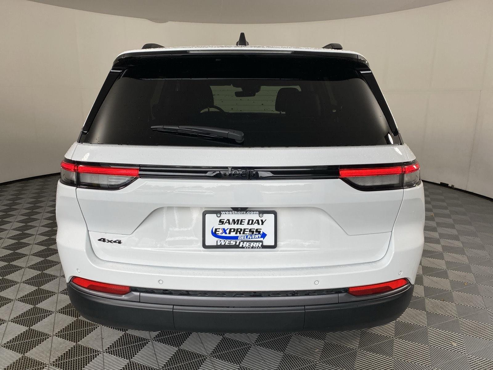 Used 2026 Bright White Clearcoat Jeep Laredo image 16