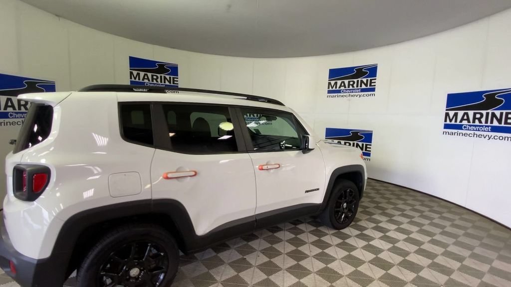 Used 2021 White Jeep Latitude 4x4 image 2