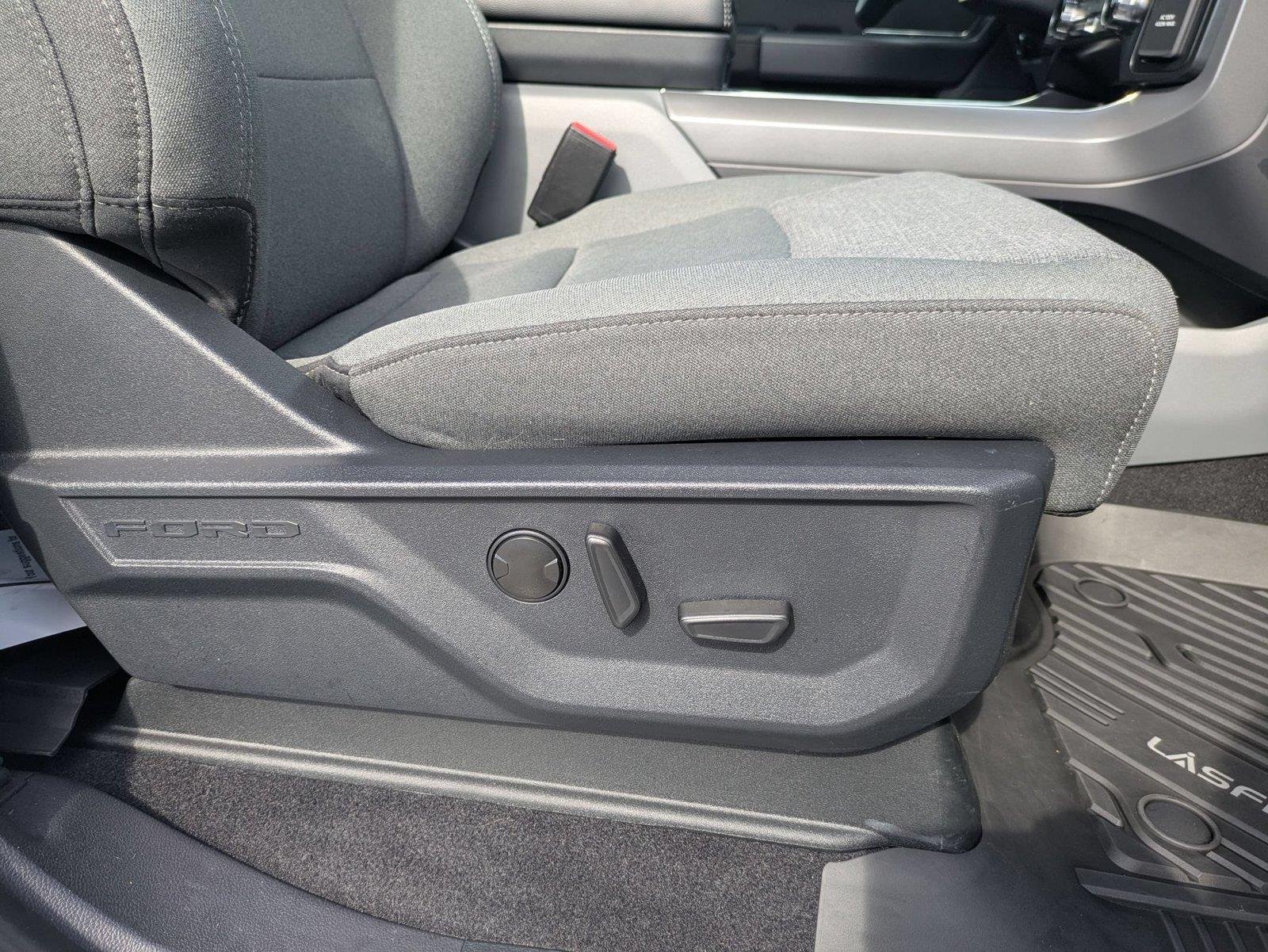 Used 2024 Oxford White FORD XLT image 36
