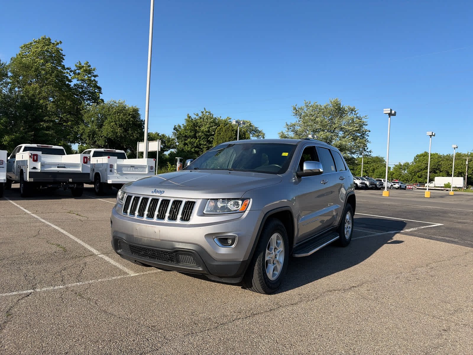 Used 2016 Silver Jeep Laredo image 1
