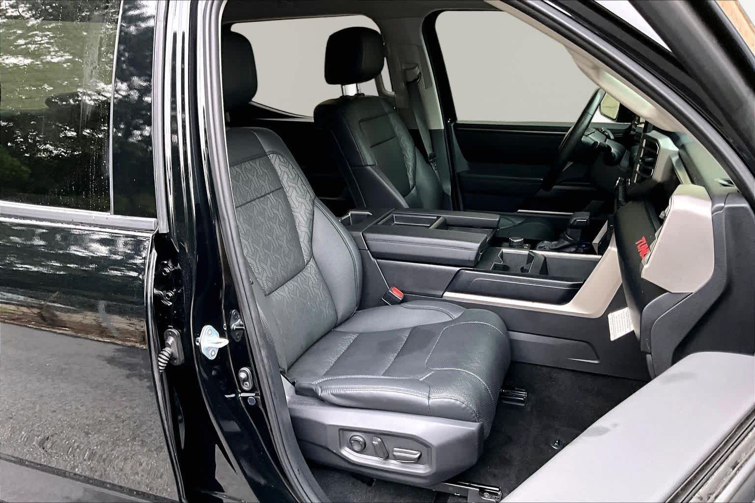 Used 2022 Midnight Black Metallic Toyota SR5 image 9