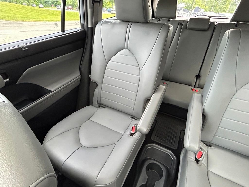Used 2022 Moon Dust Toyota XLE image 13