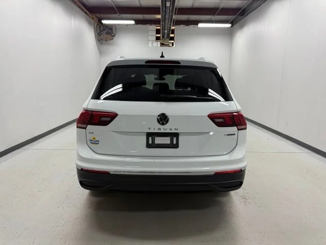 Used 2024  Volkswagen 2.0T SE image 5