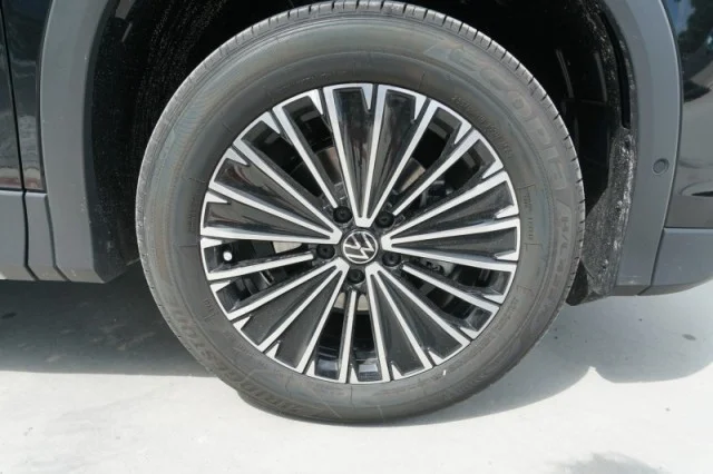 New 2026 Deep Black Pearl Volkswagen S image 5