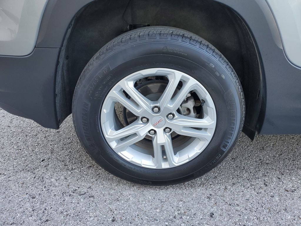 Used 2024 Silver GMC SLE image 5