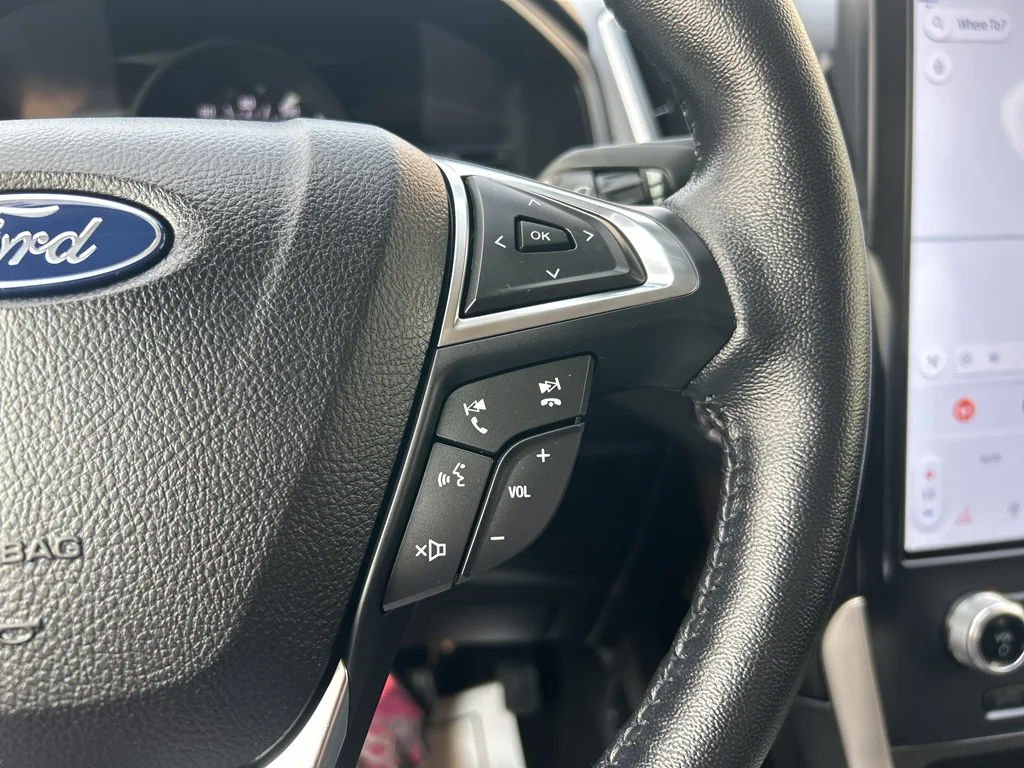 Used 2023 Agate Black Metallic Ford SEL image 13