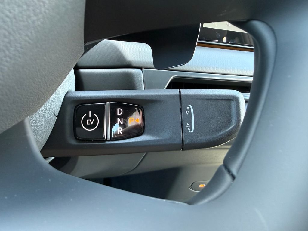 New 2026 Glacial White Kia Land AWD image 30