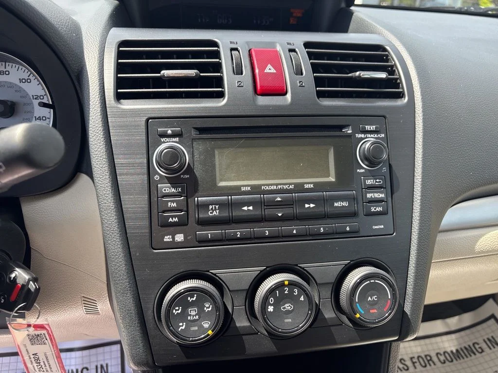 Used 2014 Satin White Pearl Subaru 2.0i Premium image 19