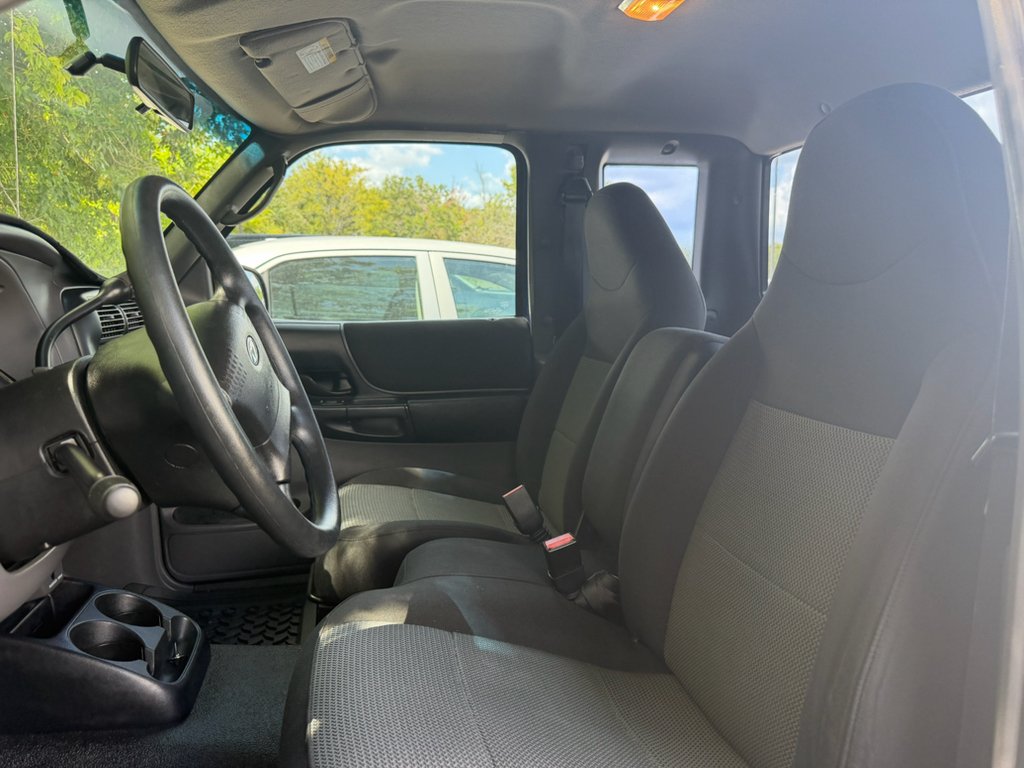 Used 2003 Blue Ford  image 10