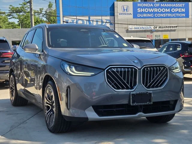 Used 2026 Skyscraper Grey Metallic BMW 30 xDrive image 3