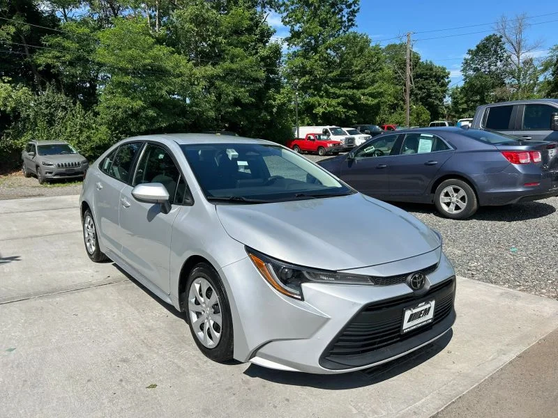 Used 2023 Silver Toyota LE Sedan 4D image 17