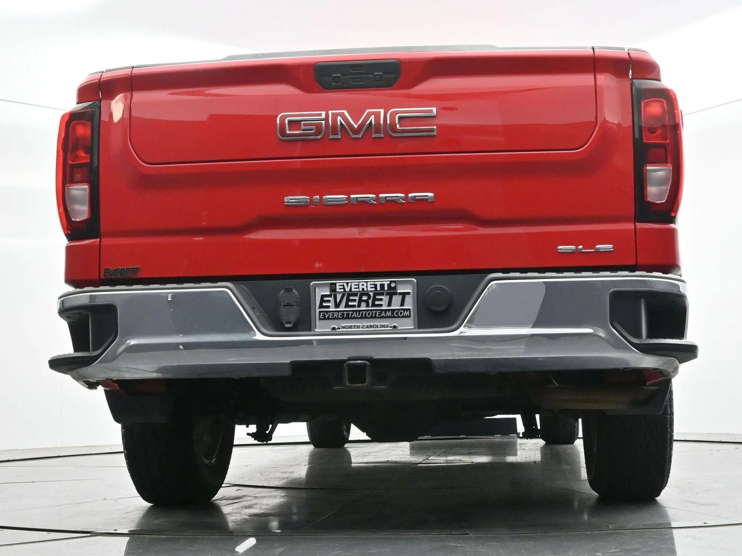 Used 2022 Cardinal Red GMC SLE image 47