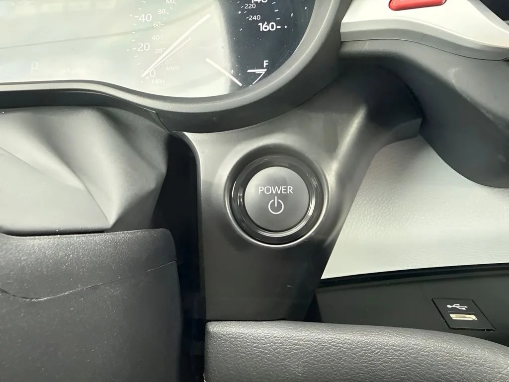 Used 2025 Ice Cap Toyota LE image 23