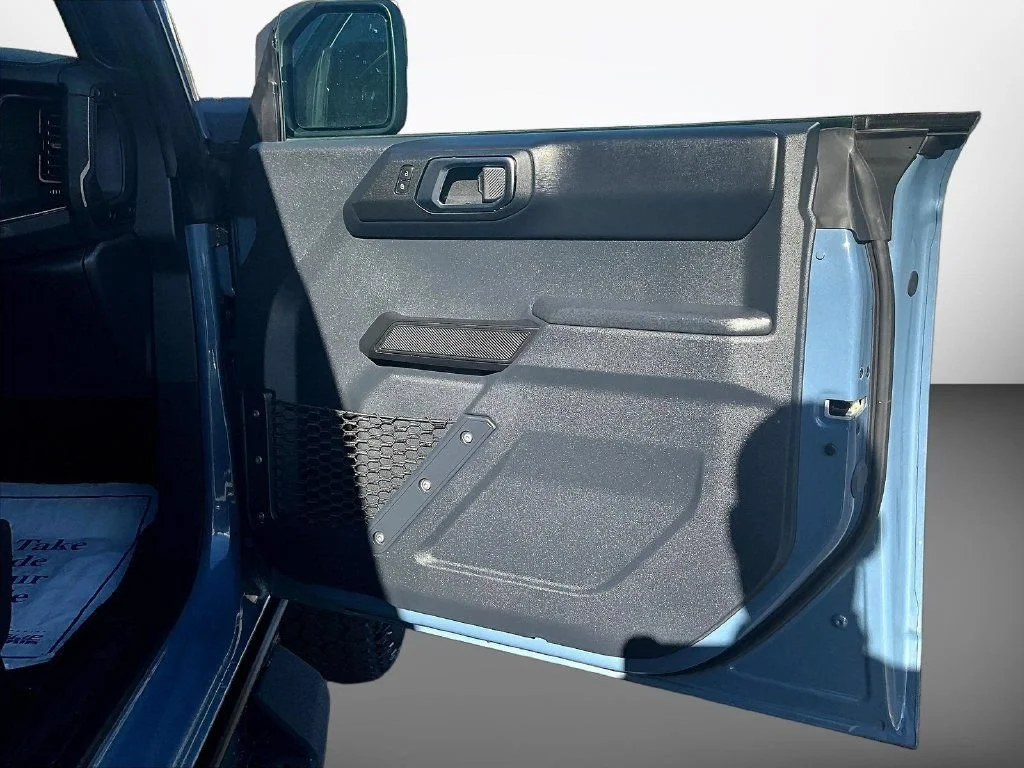 Used 2025 Azure Gray Metallic Ford Badlands image 29