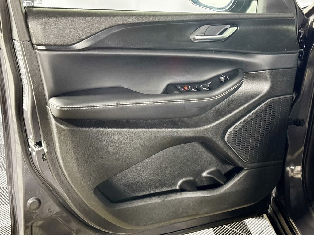 Used 2023 Gray Jeep Laredo X image 11