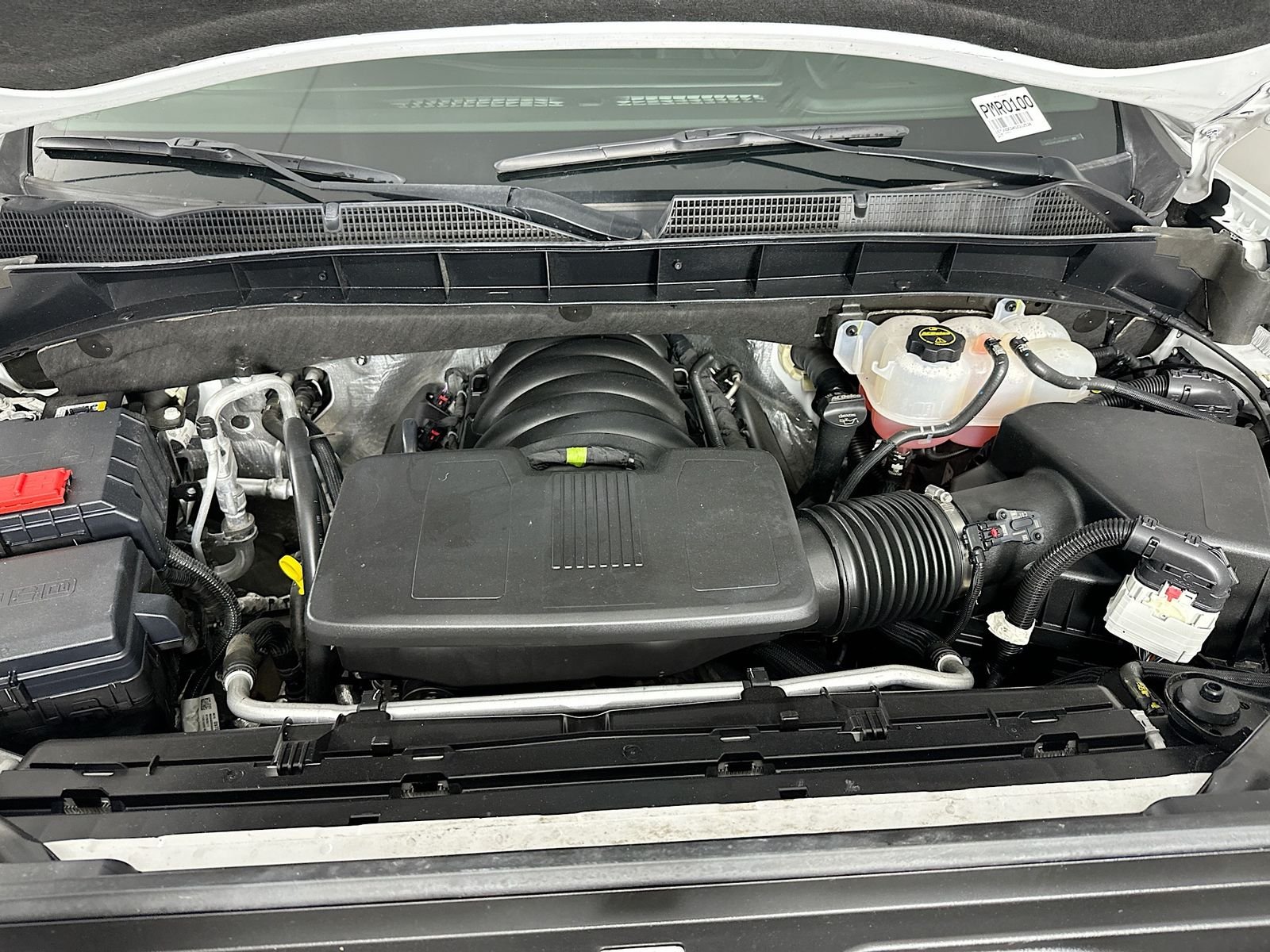 Used 2025 Summit White GMC SLT image 30