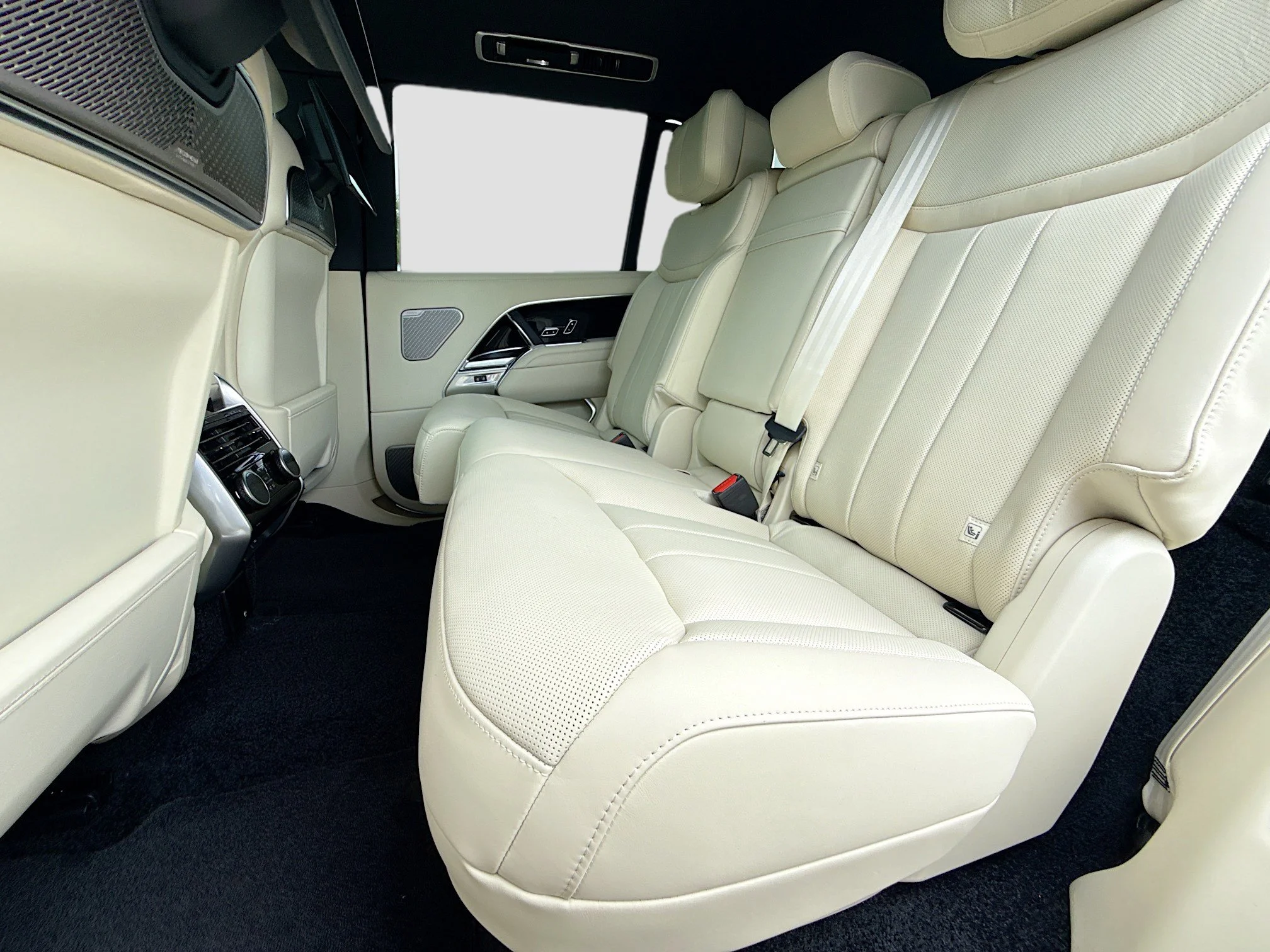 New 2026 Sunset Gold Land Rover Autobiography image 22