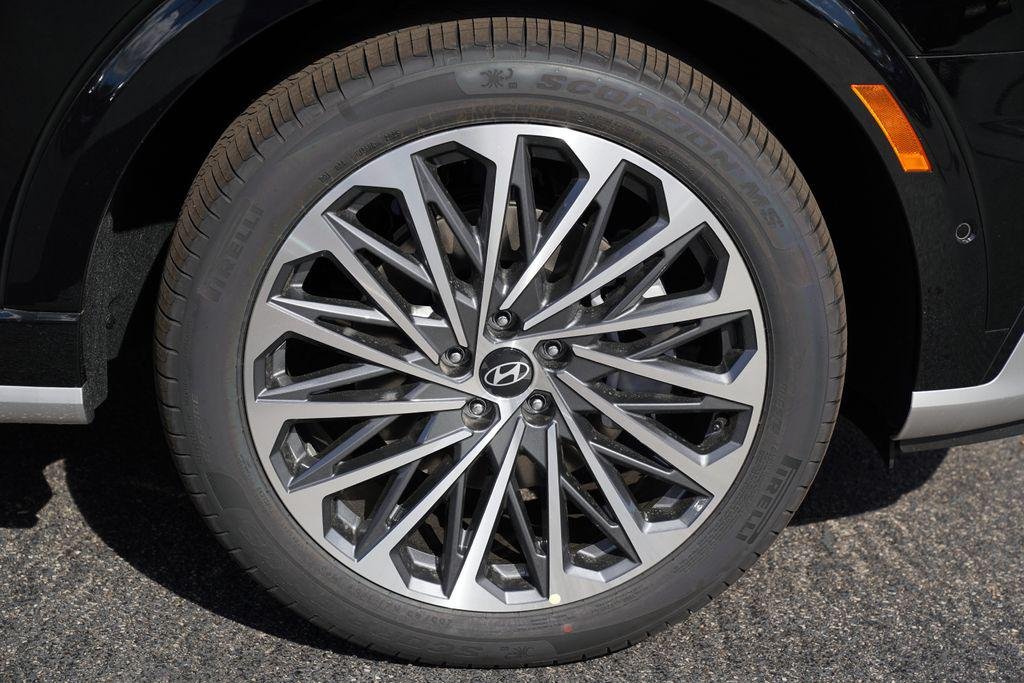 New 2026 Abyss Black Pearl Hyundai Calligraphy image 6
