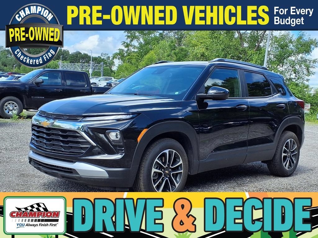 Used 2025 Mosaic Black Metallic Chevrolet LT image 1