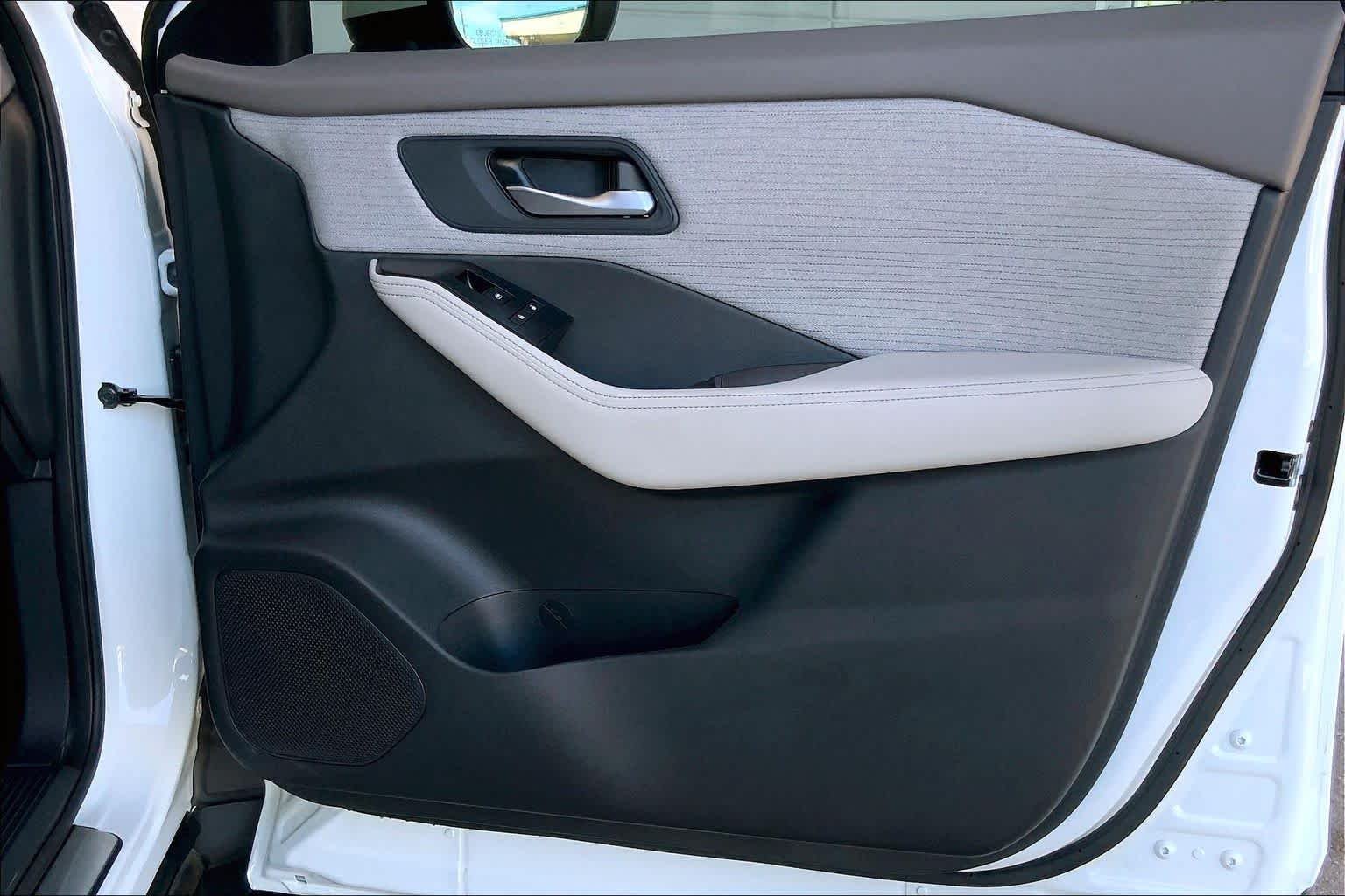 2022 Nissan Rogue SV - Photo 23