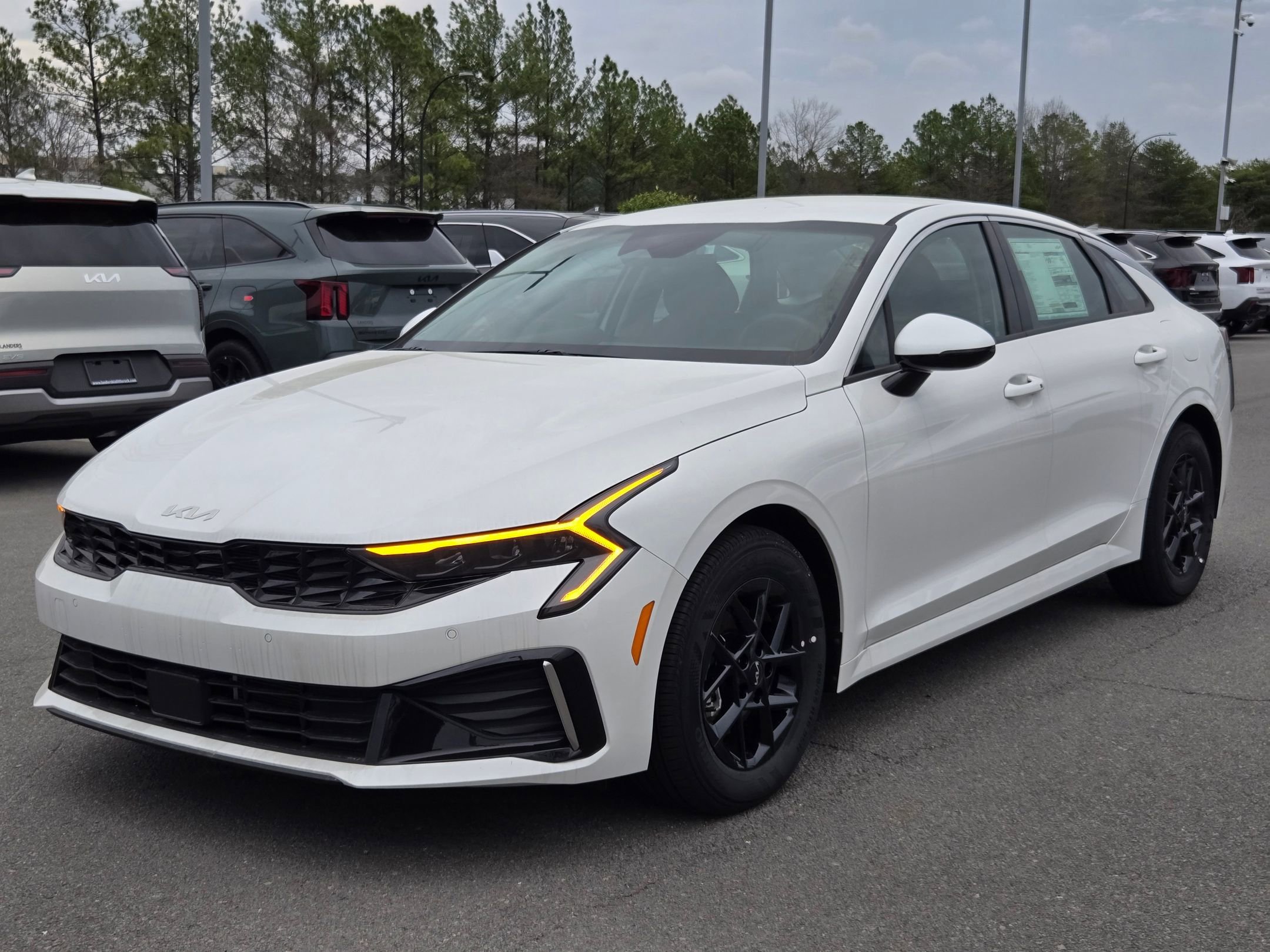 2026 Kia K5 LXS - Photo 3