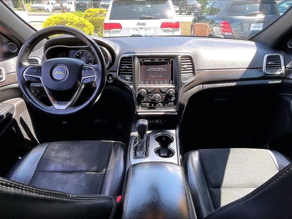 Used 2018 White Jeep Altitude image 21