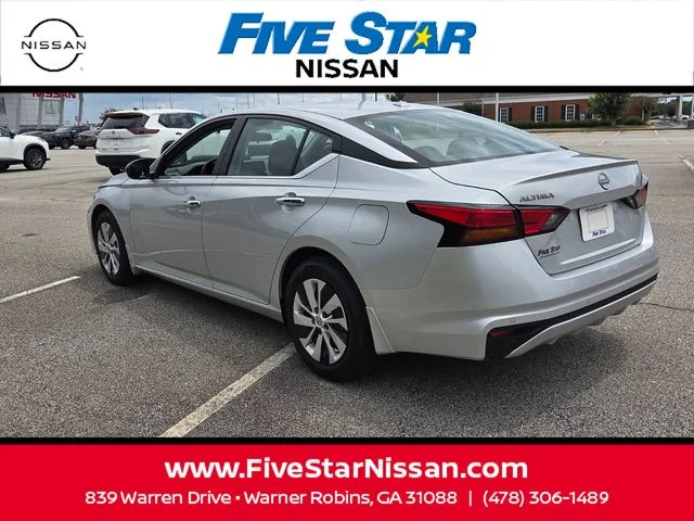 Used 2025 Silver Nissan 2.5 S image 8