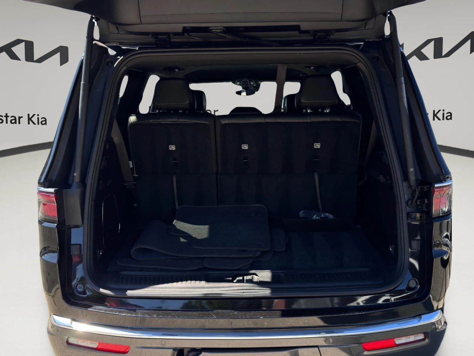 2022 Jeep Wagoneer Series II - Photo 25