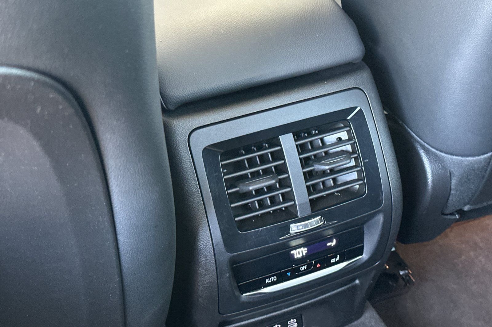 Used 2024  BMW xDrive30i image 13