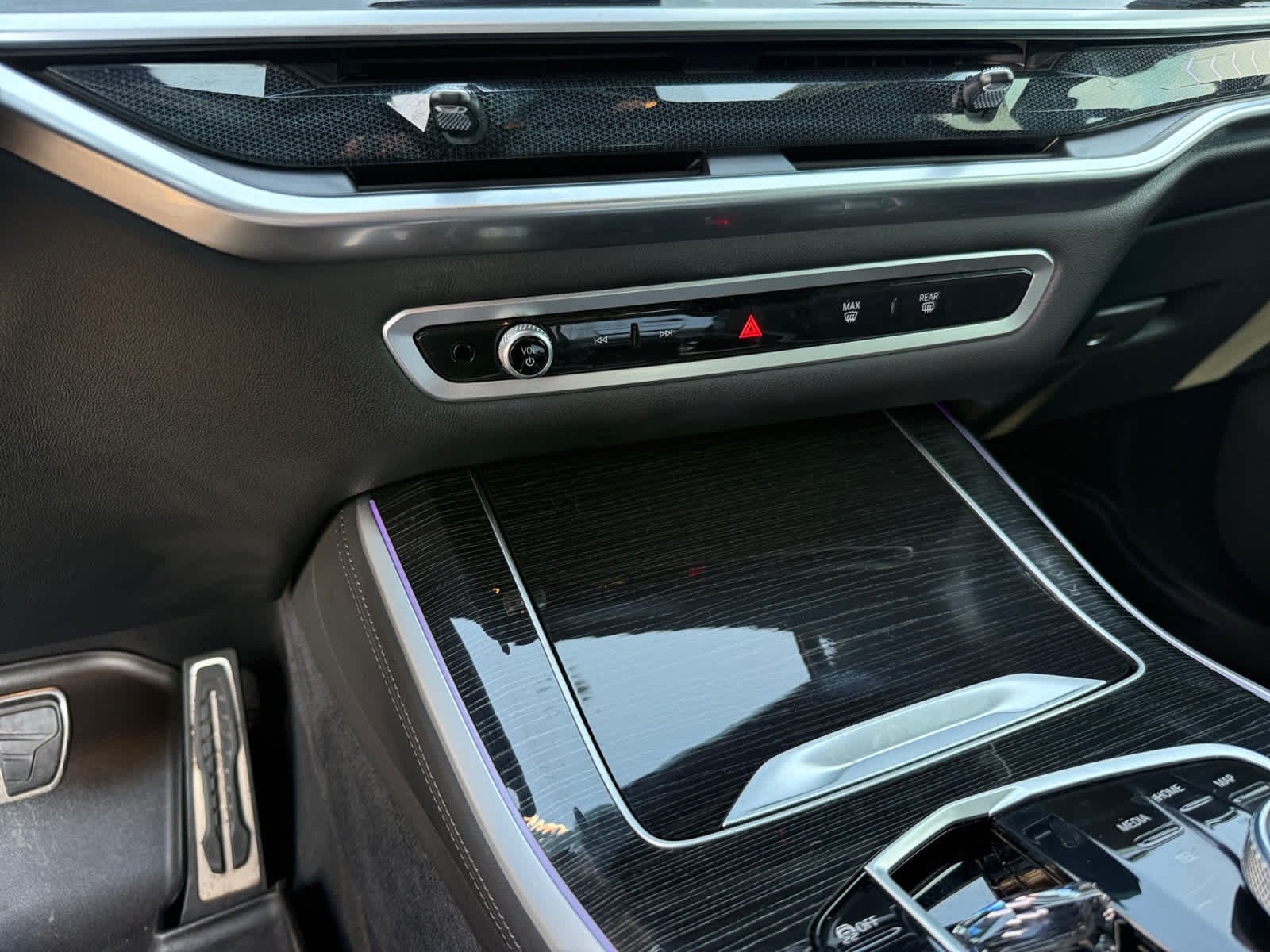 Used 2024 Technoviolet Metallic BMW xDrive40i image 21