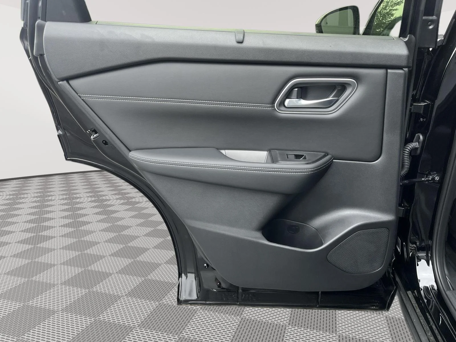 New 2026 Super Black Nissan Platinum image 13