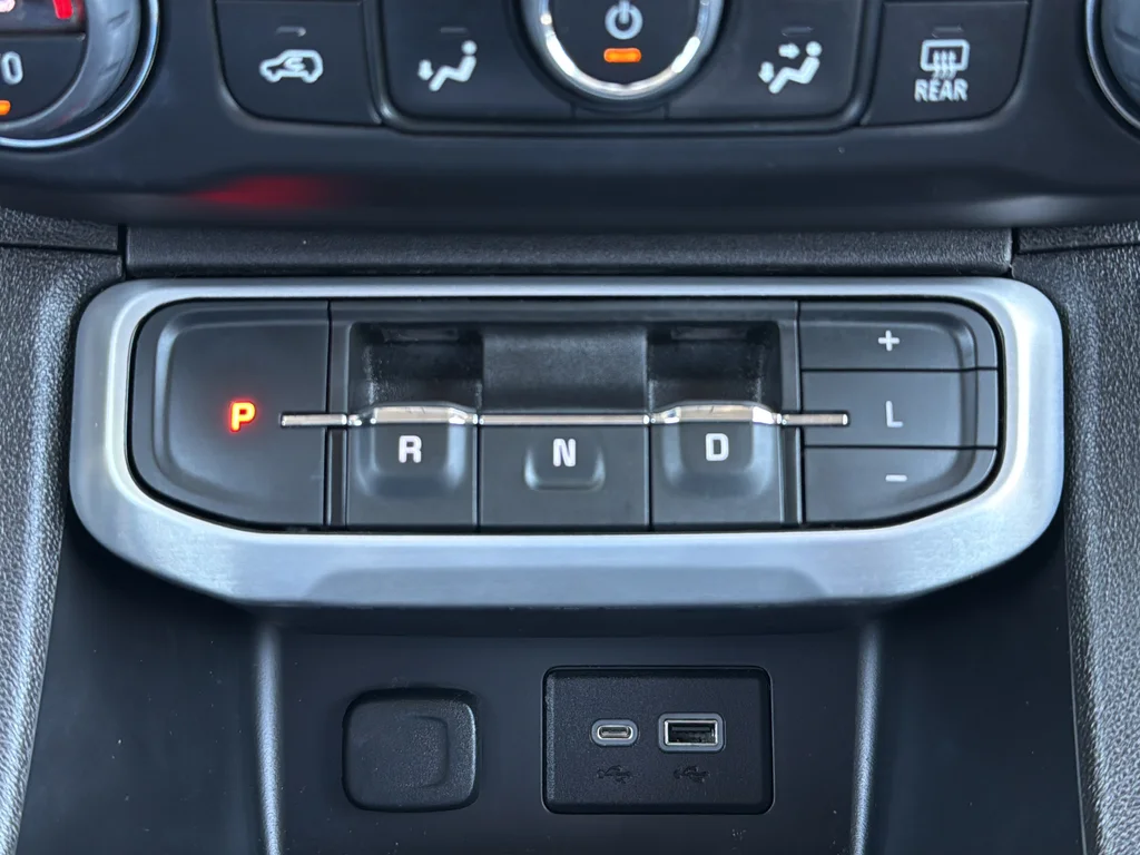 Used 2023 White GMC SLE image 24