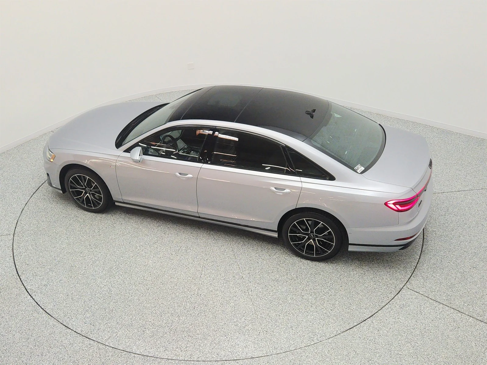 Used 2021 Florett Silver Metallic Audi L 55 TFSI quattro image 29
