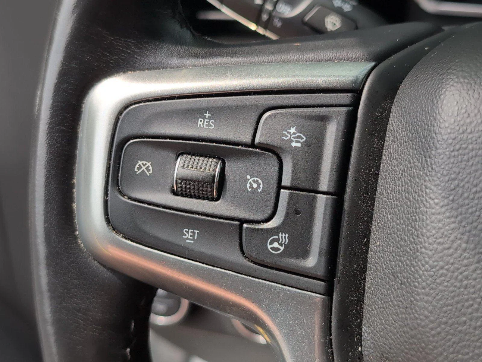 Used 2022 Summit White Chevrolet LT image 29