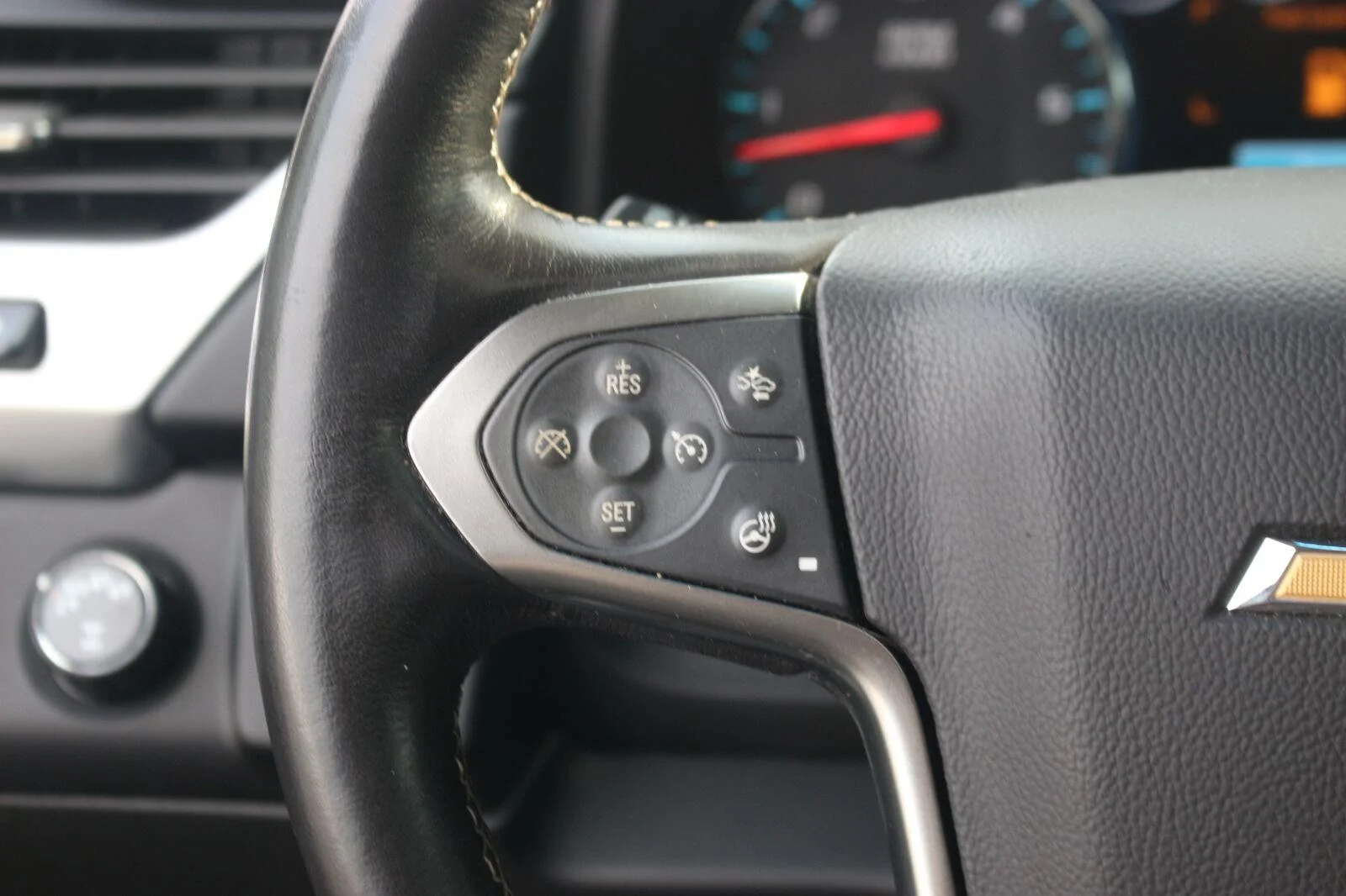 Used 2020 BLACK Chevrolet Premier image 18
