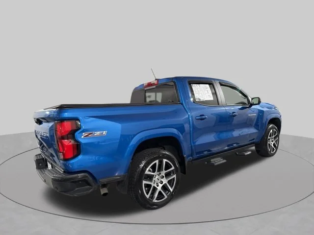 Used 2024 Blue Chevrolet Z71 image 12