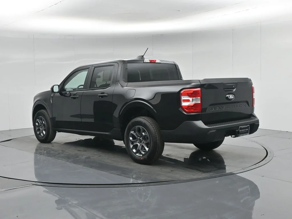 New 2026 Black Ford XLT image 30