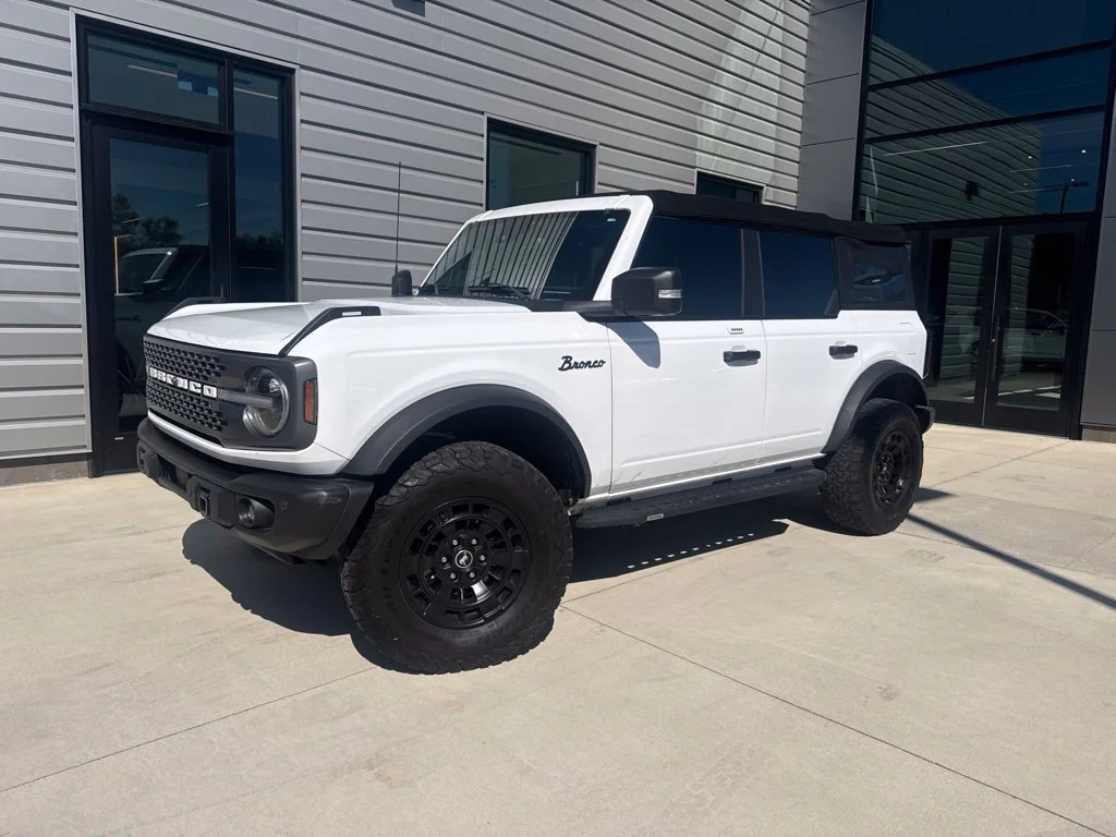 Used 2022 Oxford White Ford Badlands image 2