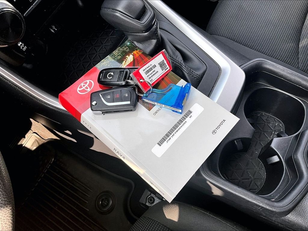 Used 2019 Blue Toyota LE image 31