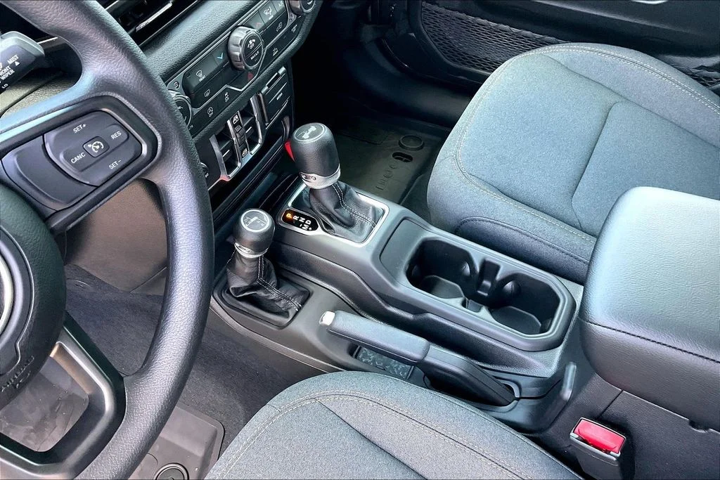 New 2026 Jeep Wrangler Sport 4D Sport Utility