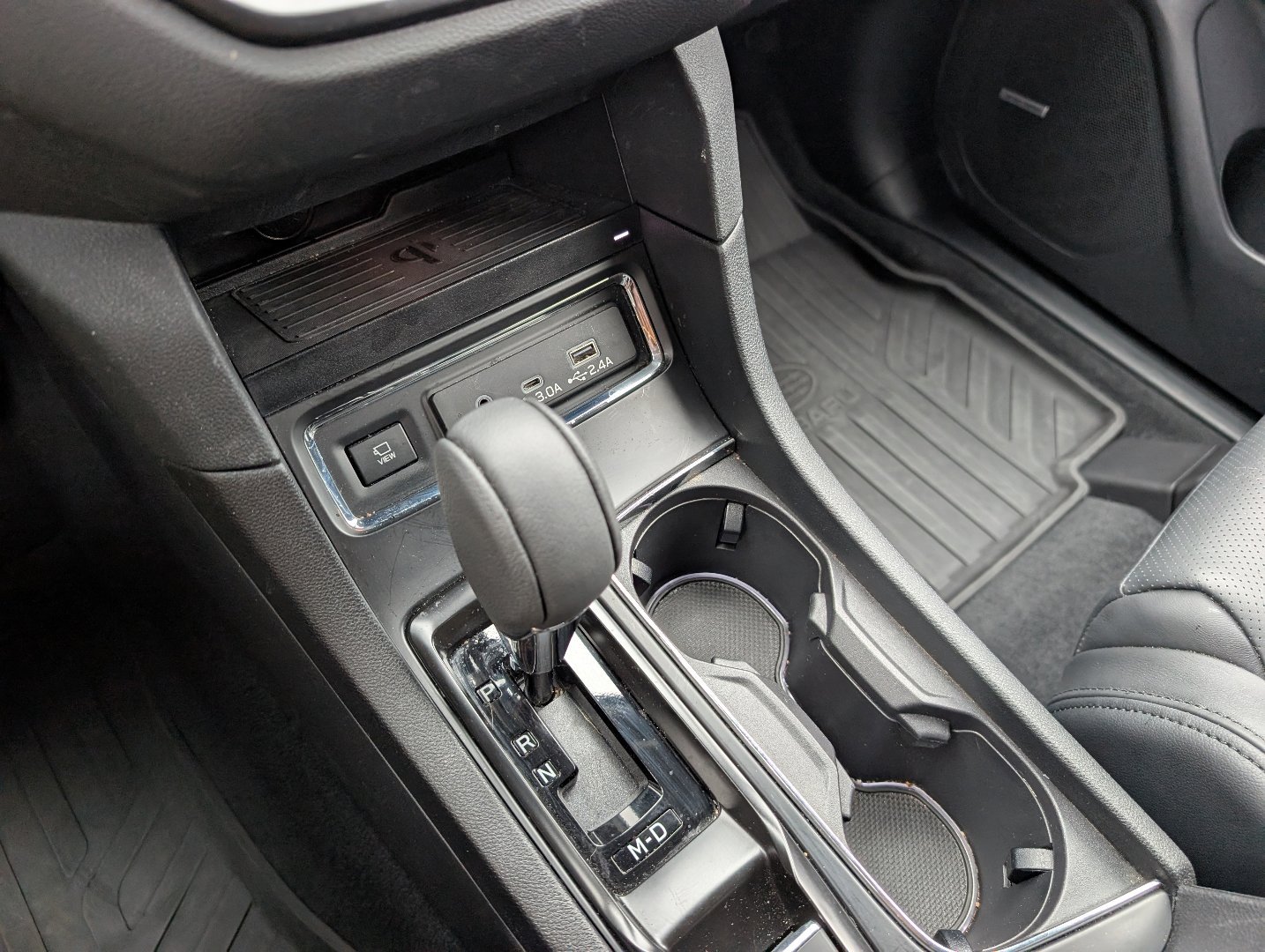 Used 2025 Crystal Black Silica Subaru Onyx Edition Touring image 17