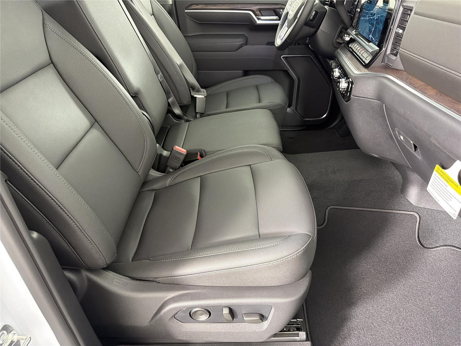 2026 GMC Sierra 1500 SLT - Photo 11