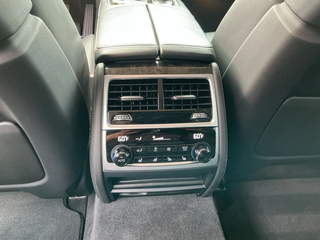 2022 BMW 7 Series 750i - Photo 28